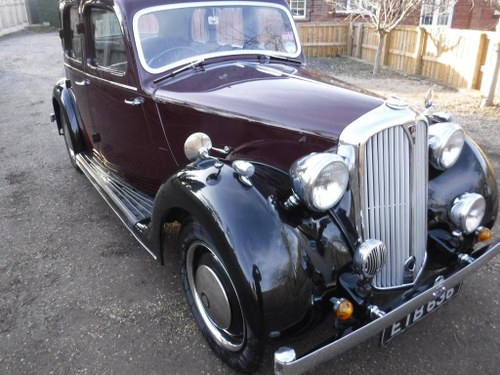 **MARCH AUCTION** 1939 Rover 10 P2 Vente aux enchères