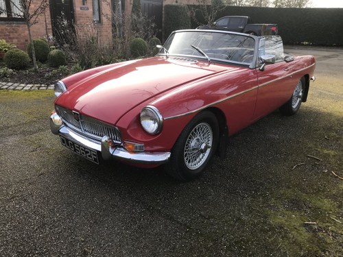 1968 Red Coverable/Cabriolet MGB Roadster In vendita