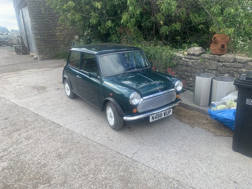 1995 Classic mini, never welded, no rust, needs a repair For Sale