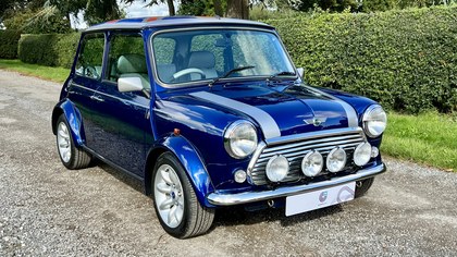 2000/X Rover Mini Cooper sport pack with just 3000 miles