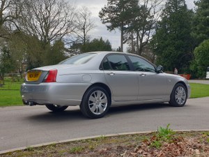 2004 Rover 75