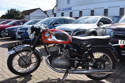 Lot 68 - A 1967 Royal Enfield Turbo Twin - 02/05/18 Zu verkaufen durch Auktion