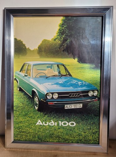 1977 Original 1976 Audi 100 Framed Advert In vendita