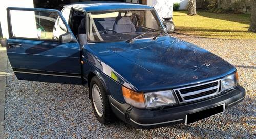 1990 Superb Saab 900i coupe, very low mileage SOLD