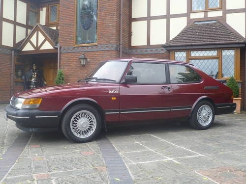 1992 COLLECTOR QUALITY SAAB 900 TURBO 16V CLASSIC SOLD