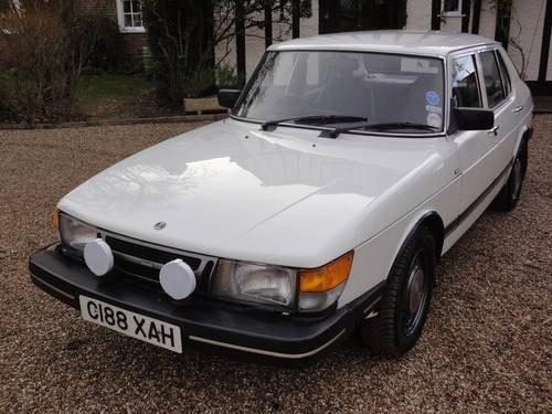 1985 Lovely Saab 900 with low miles and service History For Sale