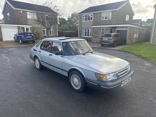 1990 Saab 900