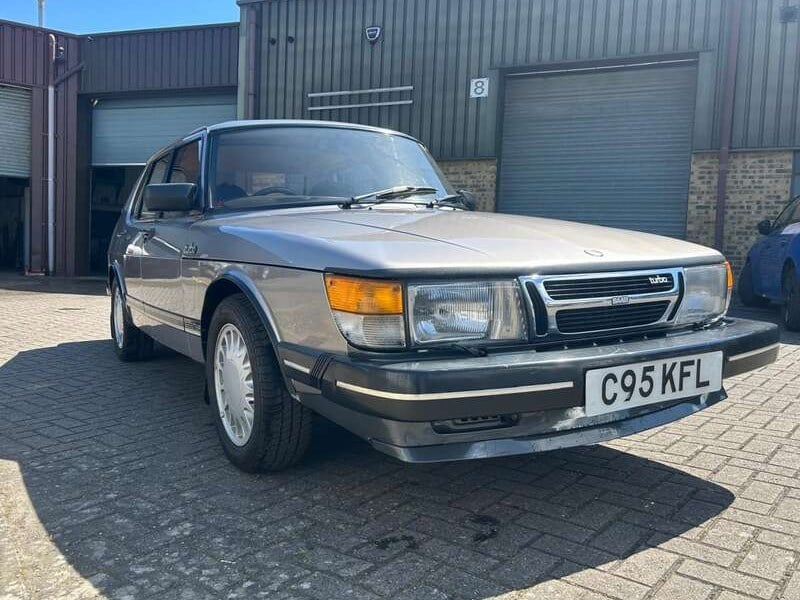 Rapid Classics: Eine Suche. Alle Oldtimer. 9 » Rapid Classics: Eine Suche. Alle Oldtimer. 1985 SAAB 900 Turbo Four-Door