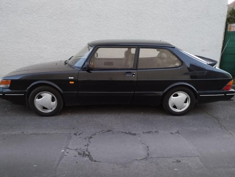 1992 Saab 900 - 1 1992 Saab 900 - 1