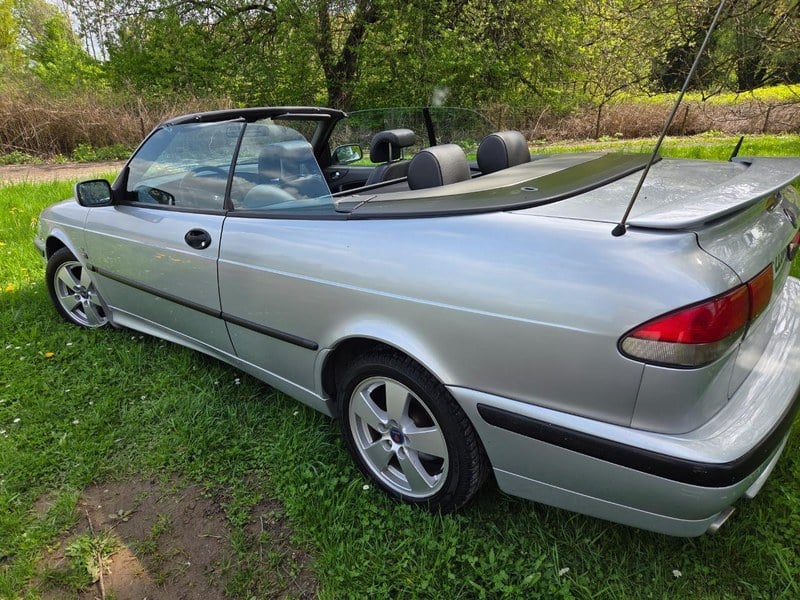 2002 Saab 93 - 2 2002 Saab 93 - 2