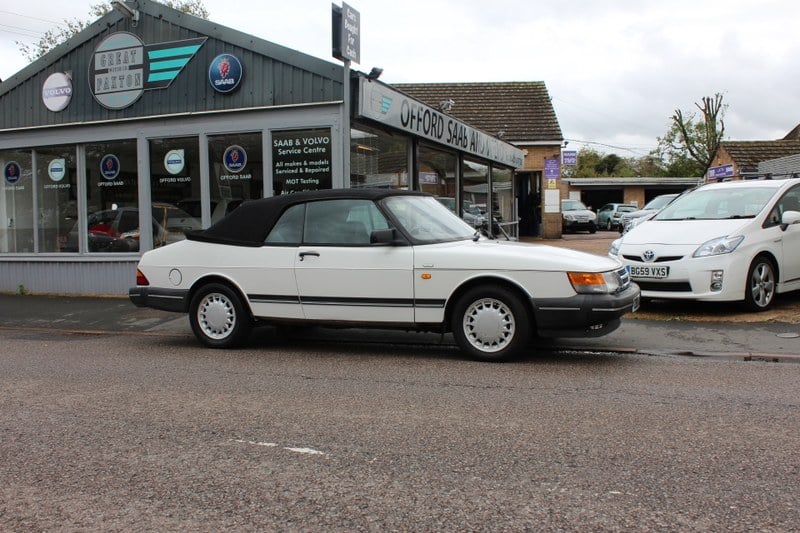 1990 Saab 900 - 1 1990 Saab 900 - 1