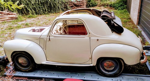 1949 Nice Simca 6 découvrable in good condition For Sale