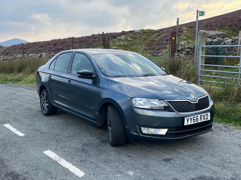 2016 Skoda Rapid - 1 2016 Skoda Rapid - 1