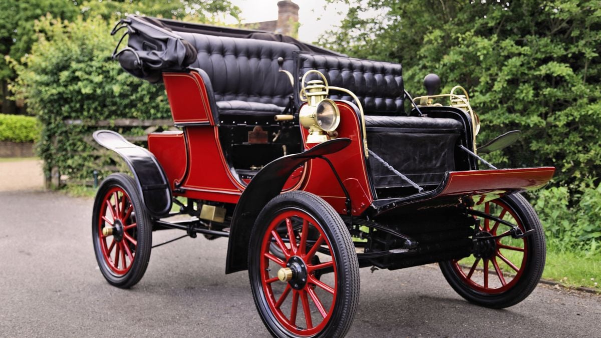 1903 Stevens-Duryea 7HP Twin Cylinder Red Manual, 3 speed Right Hand ...