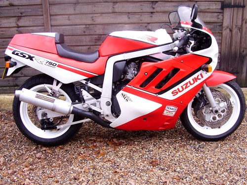 1989 Suzuki GSX-R 750-J ‘Slingshot’ (UK bike, Restored 2015) VENDUTO