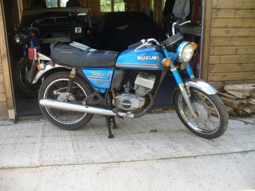 1981 Suzuki sb200,yamaha rd project barn find twinshock Till salu