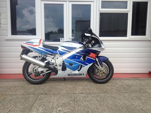 1995 GSXR 750 Fantastic Low Mileage Example For Sale