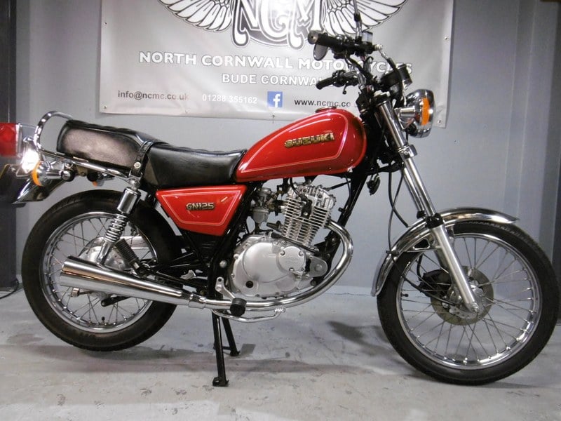 Suzuki GN125 STUNNING TIMEWARP BIKE only 2765 miles