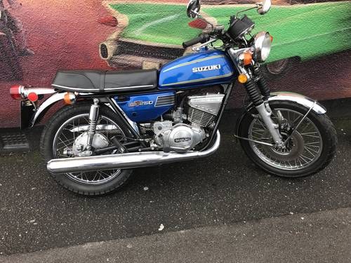 Suzuki GT 250 1976, nice tidy condition, ready to ride!  For Sale
