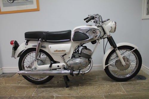 1966 Suzuki S32-2 150 cc Twin Two Stroke With Electric Start VENDUTO