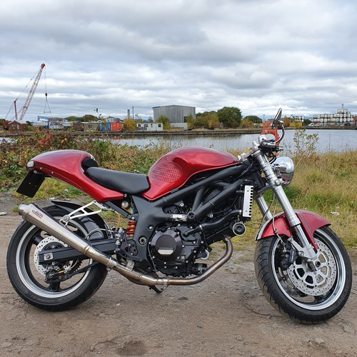 2000 Suzuki SV650 Custom Cafe Racer show winner price reduced In vendita