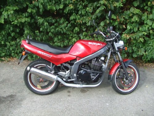 1996 Suzuki GS500 with long MoT. A vendre