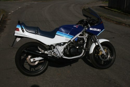 1985 Suzuki RG 250 YPVS 350 A vendre