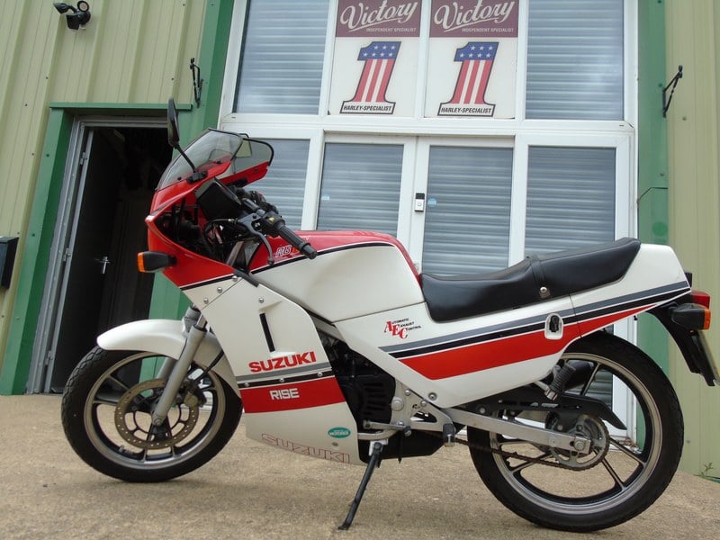 1986 Suzuki RG 125 - 7