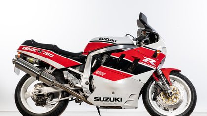 1990 Suzuki GSX-R750L Slingshot