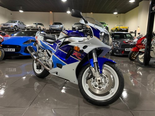 1992 Suzuki GSX-R750 J Super Sports Petrol Manual (112 bhp) For Sale