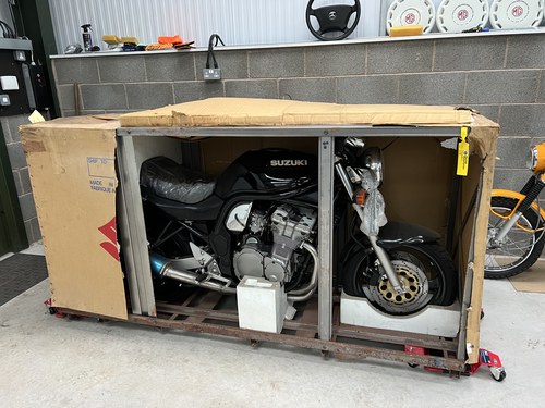 1999 Suzuki GSF600 Bandit. NOS New Old Stock. 0 miles.