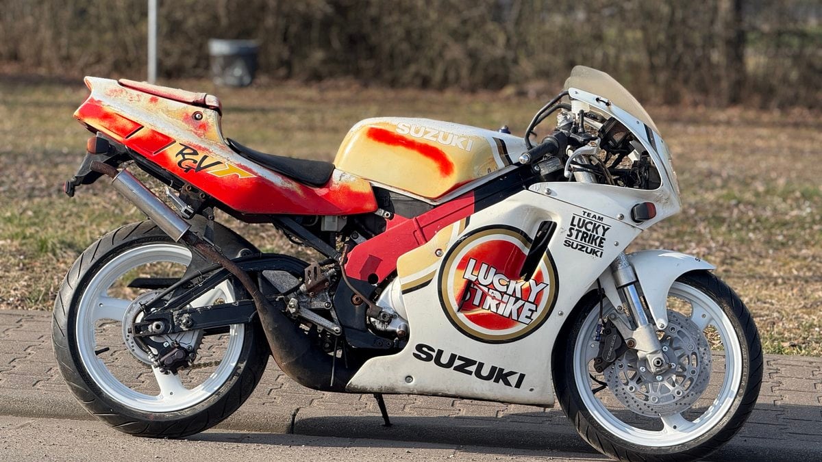 F3 Rgv 1995 Suzuki RGV 250 Weiß Conduite à gauche in Allemagne - A vendre ...