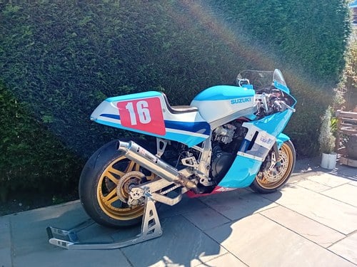 1986 Suzuki GSX R 1100 CLASSIC RACER (DELIA)