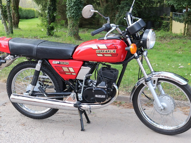 Suzuki GP100. UK bike from new, but only 334 genuine miles!!