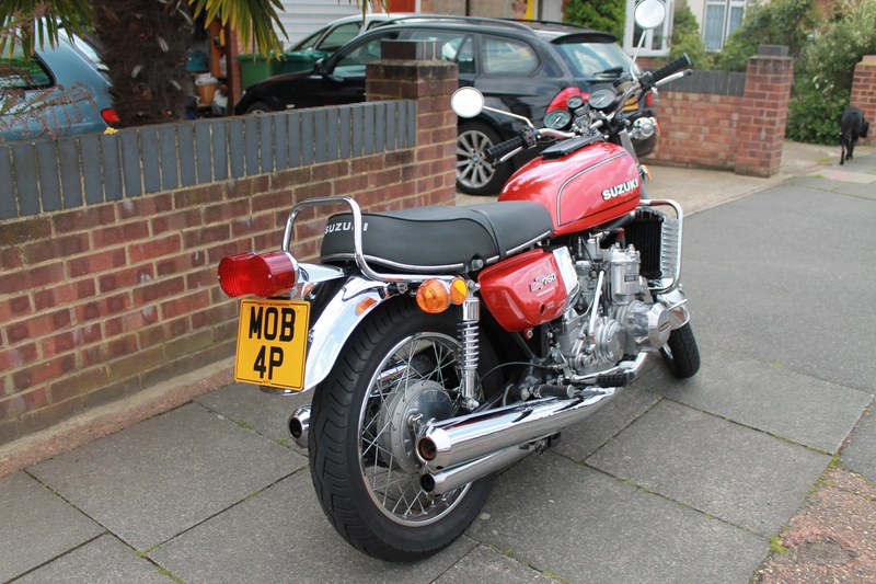 1976 Suzuki GT 750 Grey Manual, speed in London, United Kingdom