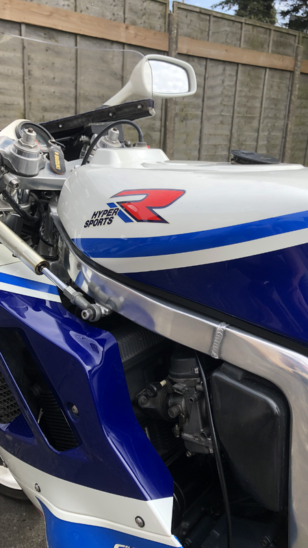 1989 Suzuki GSX R 1100 - 2 1989 Suzuki GSX R 1100 - 2