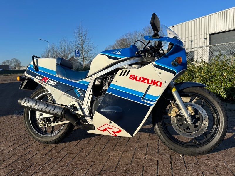 1986 Suzuki GSX R 750 - 2 1986 Suzuki GSX R 750 - 2