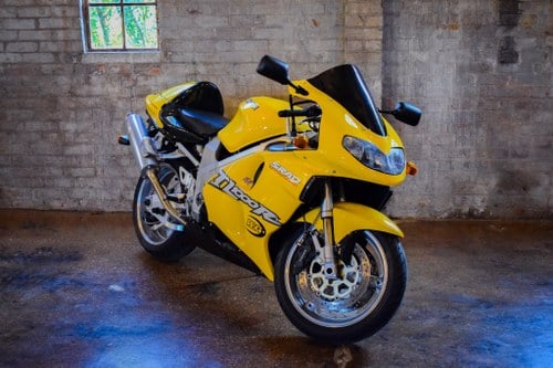 1999 Suzuki TL1000R Petrol Manual Motorcycle VENDIDO