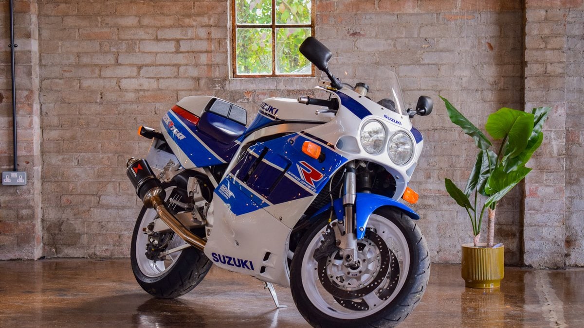 1990 Suzuki GSX R 750 Blue Manual, speed in United Kingdom