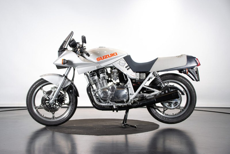1982 Suzuki GSX 750 - 2 1982 Suzuki GSX 750 - 2