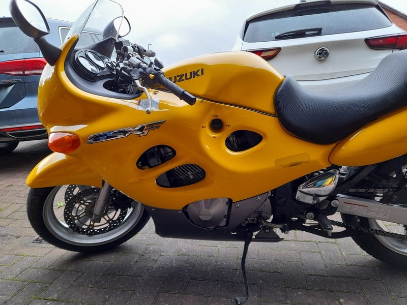 1999 Suzuki GSX 600 - 2 1999 Suzuki GSX 600 - 2