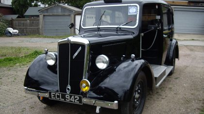 London Taxi - 1950 Nuffield Oxford