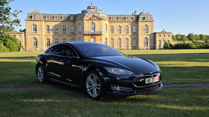Tesla Model S 85