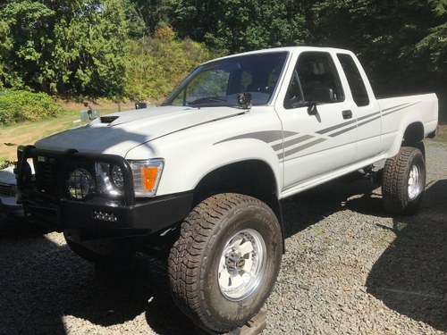 1991 Toyota Pickup - Lot 956 For Sale by Auction