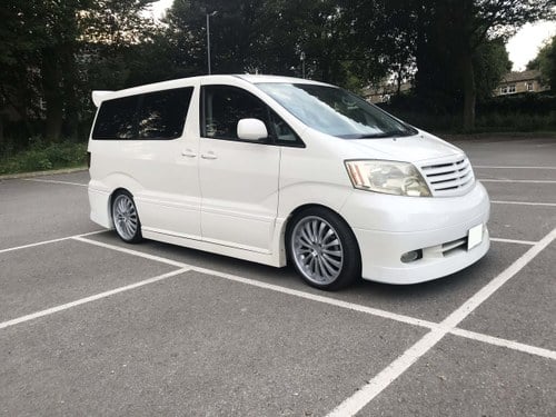 2004 Toyota Alphard MPV 8-Seater For Sale