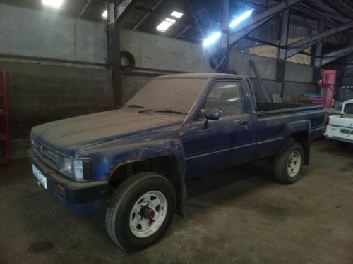 1987 Toyota Hilux Mk2, genuine barn find, low mileage, In vendita
