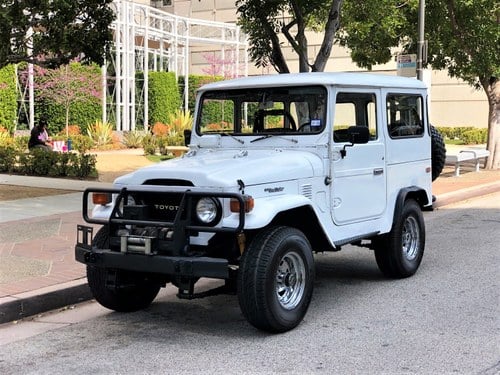 1976 TOYOTA LAND CRUISER FJ 40 SOLD