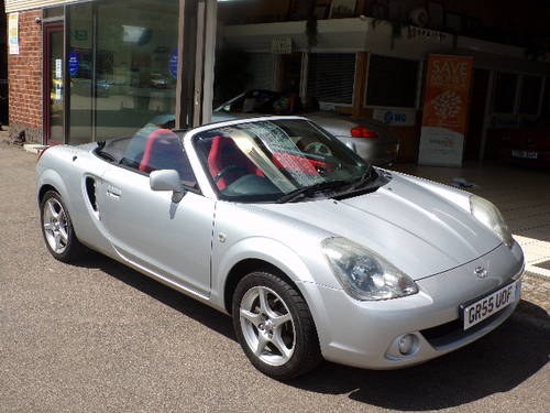2005/55 TOYOTA MR2 ROADSTER CONVERTIBLE 1.8VVTi 2DR 51781MLS For Sale