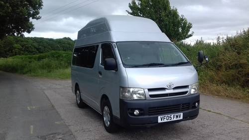 2005 Toyota Hiace 2.5D4D auto with Brand new high top In vendita
