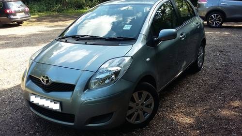 Toyota yaris 5dr automatic 2009 genuine 2200 miles For Sale